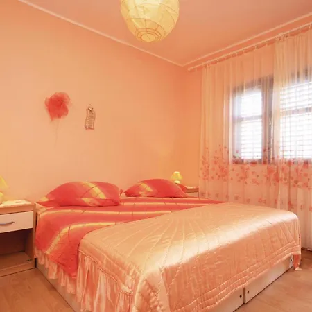 Appartement Cozy In With House Sea View Raslina