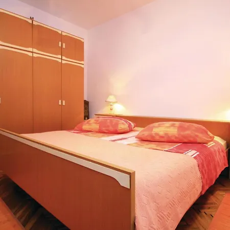 Appartement Cozy In With House Sea View Raslina